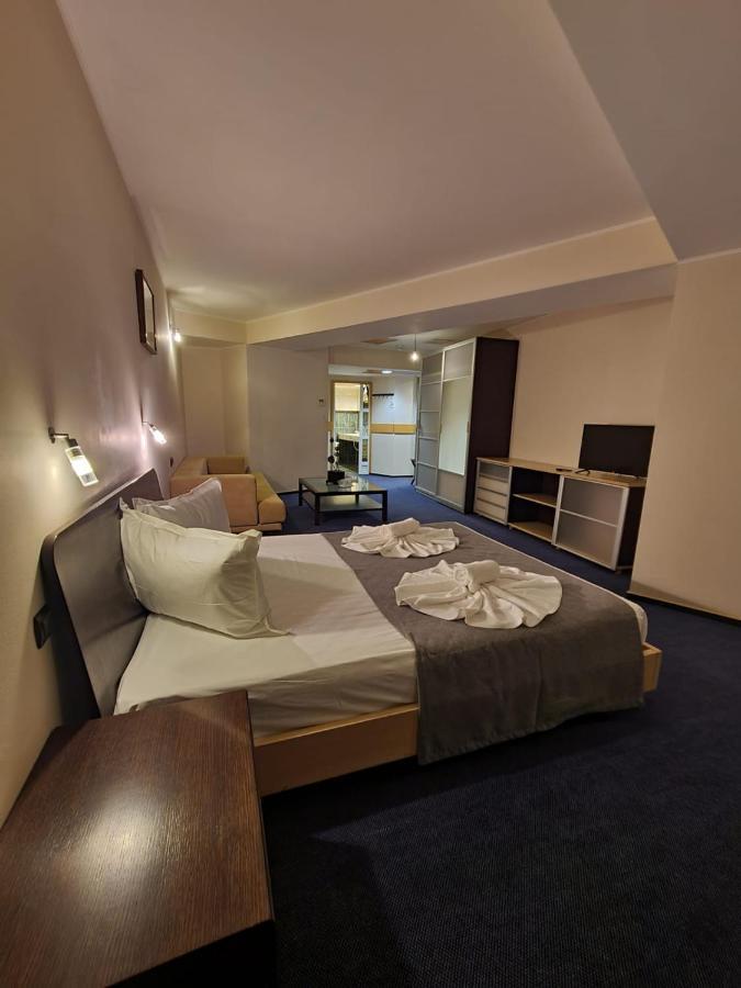Hotel Mojo Boekarest Buitenkant foto