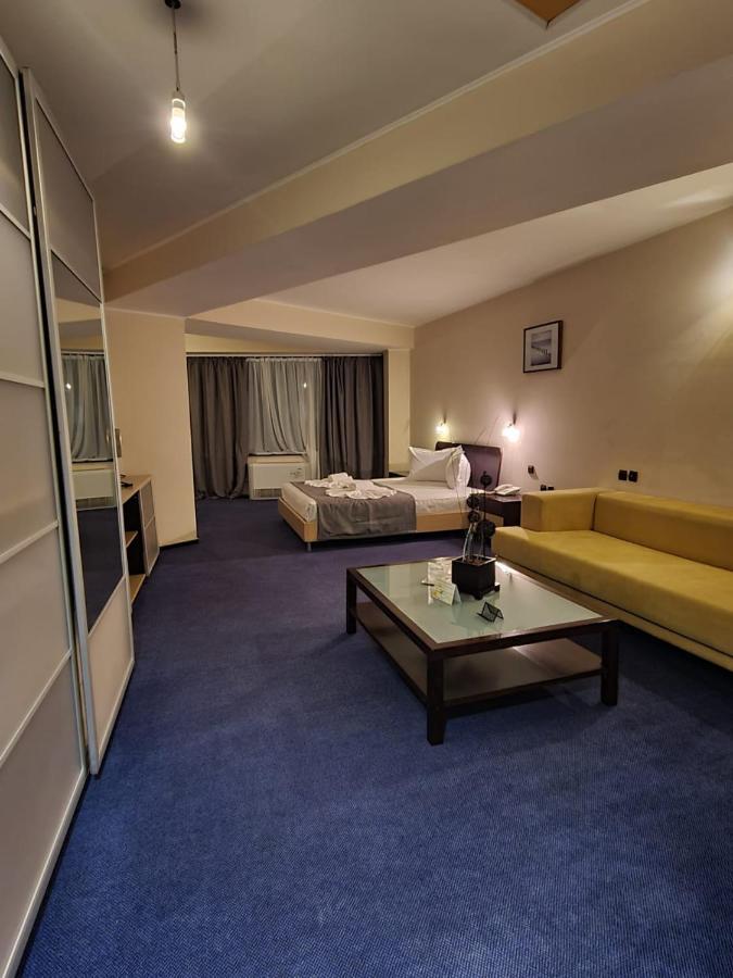 Hotel Mojo Boekarest Buitenkant foto
