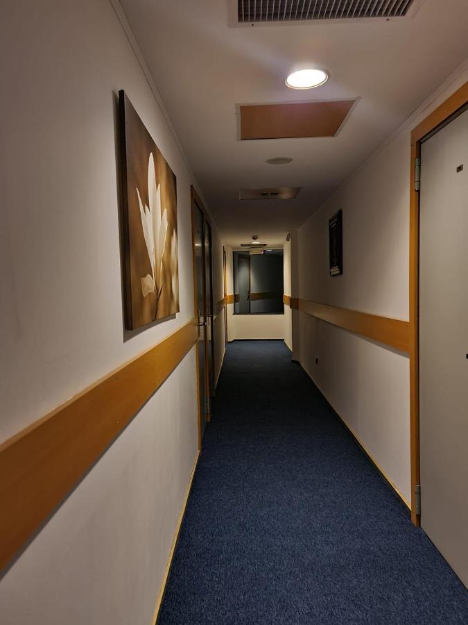 Hotel Mojo Boekarest Buitenkant foto