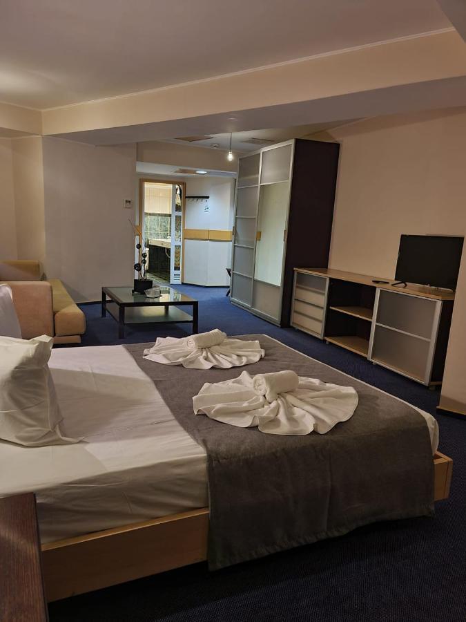 Hotel Mojo Boekarest Buitenkant foto