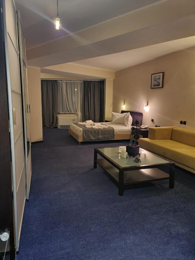 Hotel Mojo Boekarest Buitenkant foto